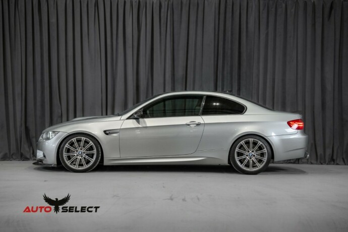 bmw-m3-bensin-2010-big-7