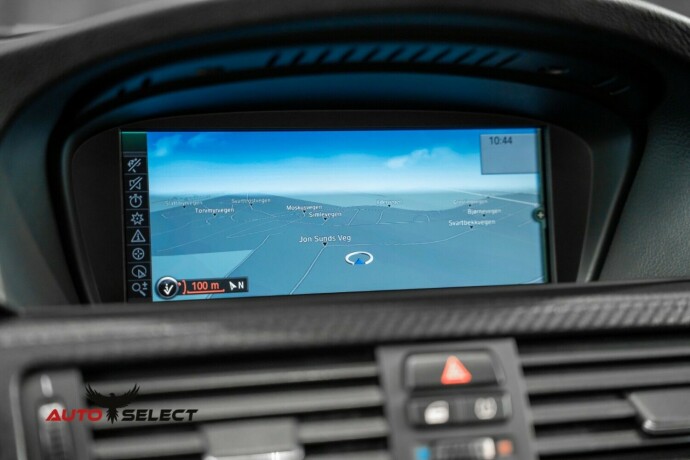 bmw-m3-bensin-2010-big-41