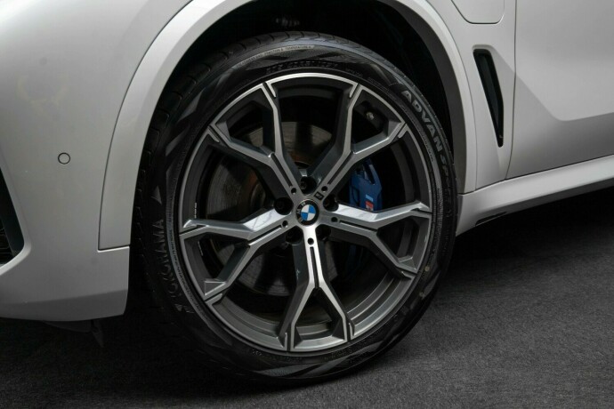 bmw-x5-elektrisitetbensin-2021-big-3