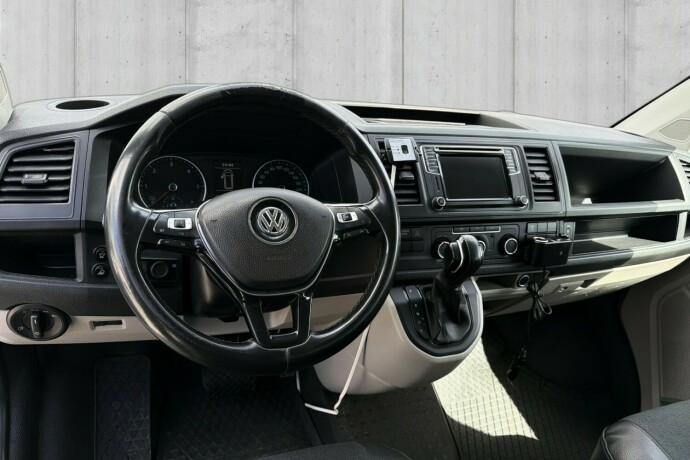 volkswagen-transporter-diesel-2019-big-9
