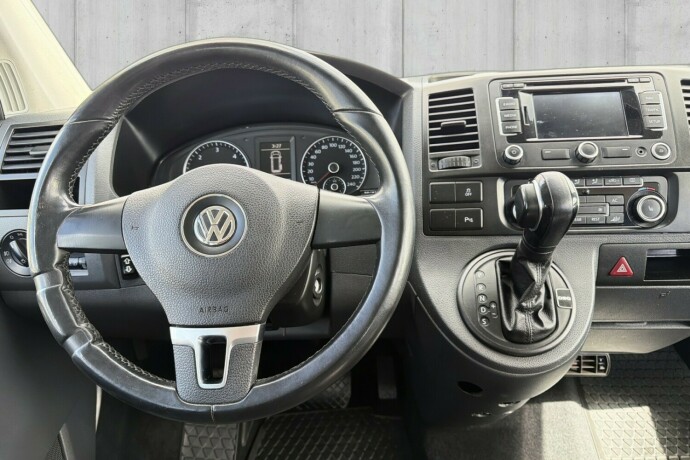 volkswagen-caravelle-diesel-2011-big-10