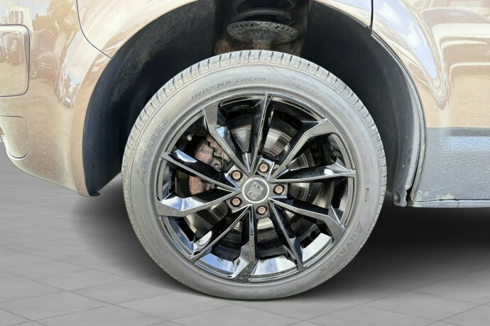volkswagen-caravelle-diesel-2011-big-19