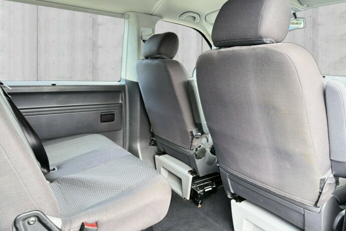 volkswagen-caravelle-diesel-2011-big-16
