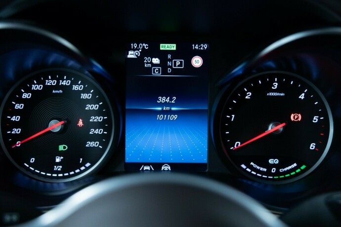 mercedes-benz-glc-plug-in-diesel-2021-big-17