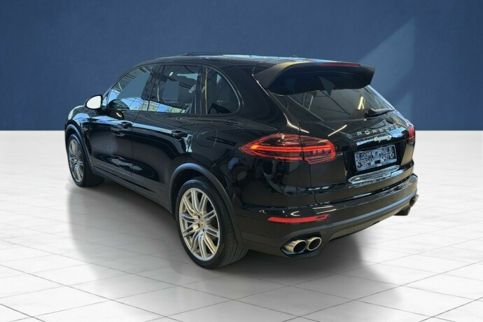 porsche-cayenne-elektrisitetbensin-2016-big-4