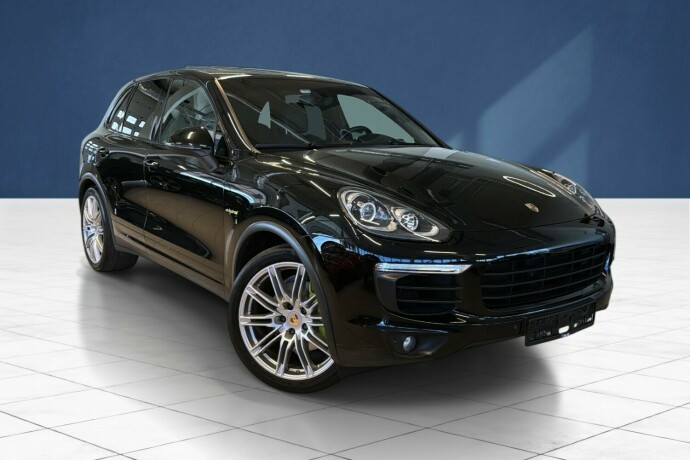 porsche-cayenne-elektrisitetbensin-2016-big-0