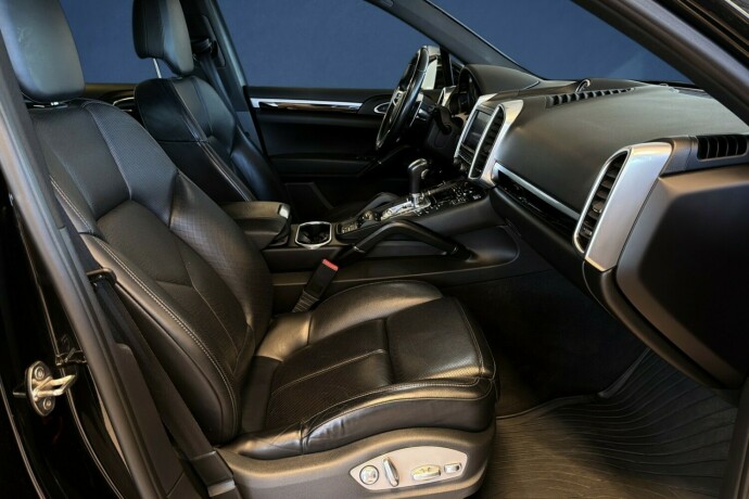 porsche-cayenne-elektrisitetbensin-2016-big-11