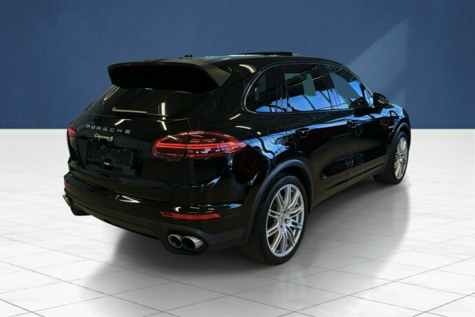 porsche-cayenne-elektrisitetbensin-2016-big-2
