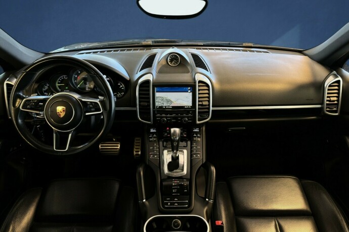 porsche-cayenne-elektrisitetbensin-2016-big-13