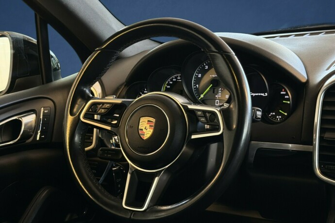 porsche-cayenne-elektrisitetbensin-2016-big-14
