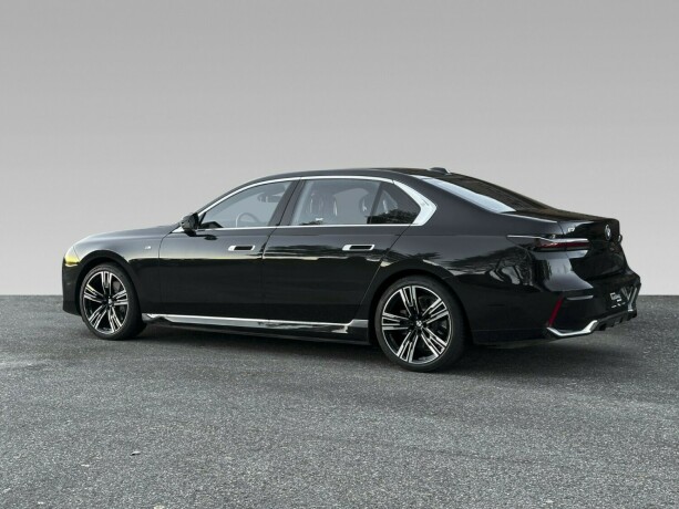 bmw-i7-elektrisitet-2023-big-7