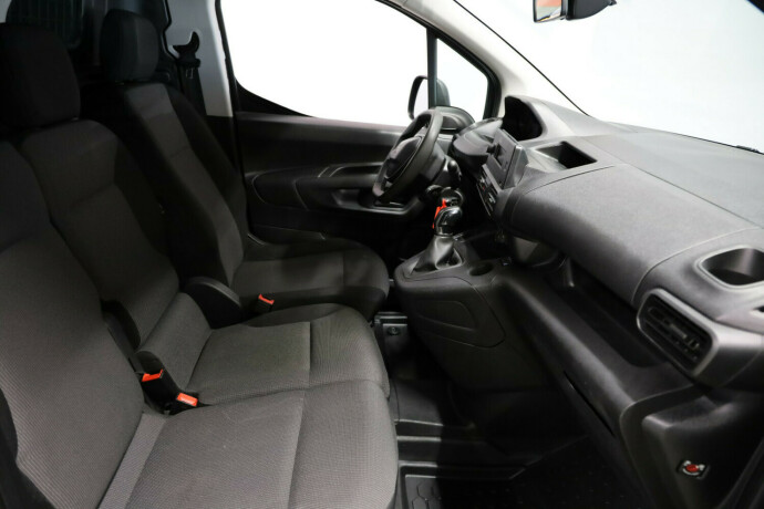 peugeot-partner-diesel-2021-big-8
