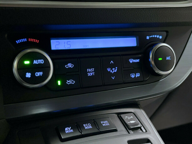 toyota-auris-bensin-2013-big-10