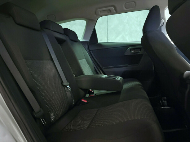 toyota-auris-bensin-2013-big-2