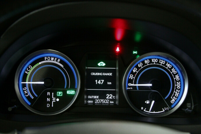 toyota-auris-bensin-2013-big-14