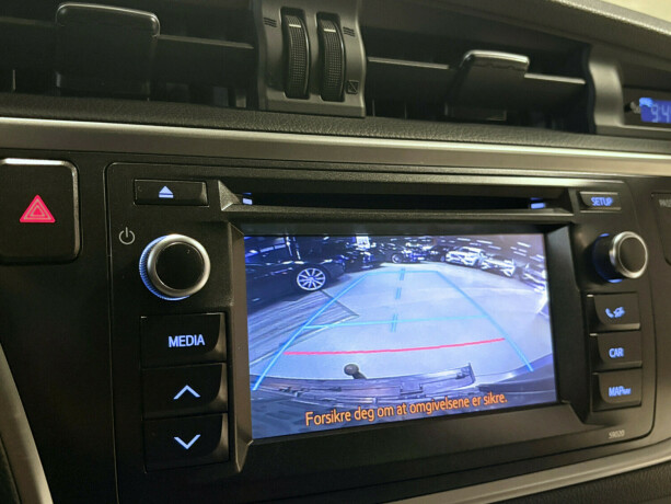 toyota-auris-bensin-2013-big-7