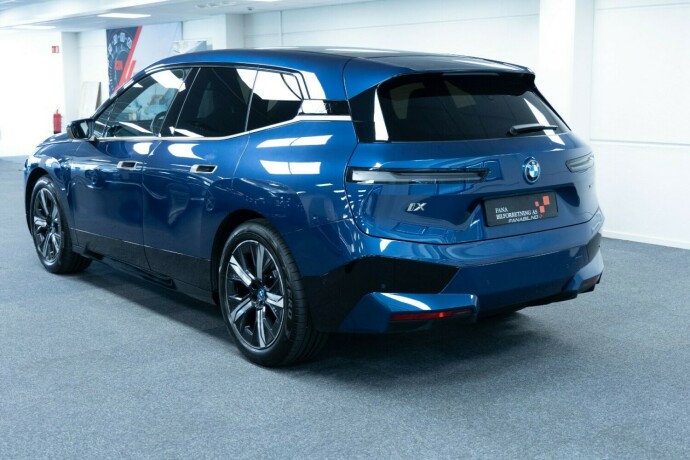 bmw-ix-elektrisitet-2022-big-1
