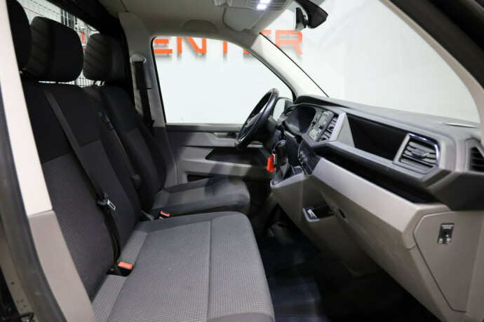 volkswagen-transporter-diesel-2021-big-9