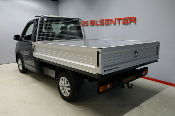 volkswagen-transporter-diesel-2021-big-4