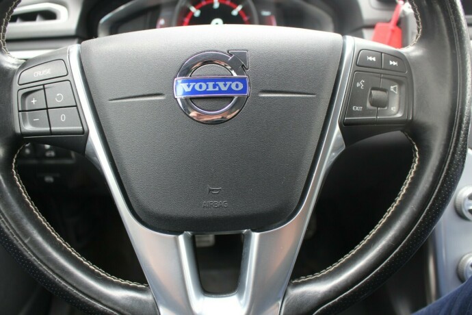 volvo-v70-diesel-2015-big-11