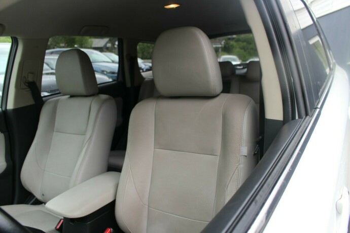 mitsubishi-outlander-elektrisitetbensin-2014-big-9