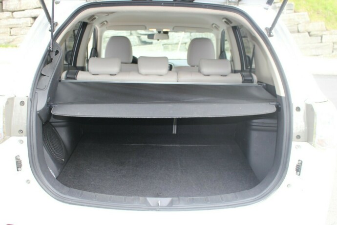 mitsubishi-outlander-elektrisitetbensin-2014-big-7