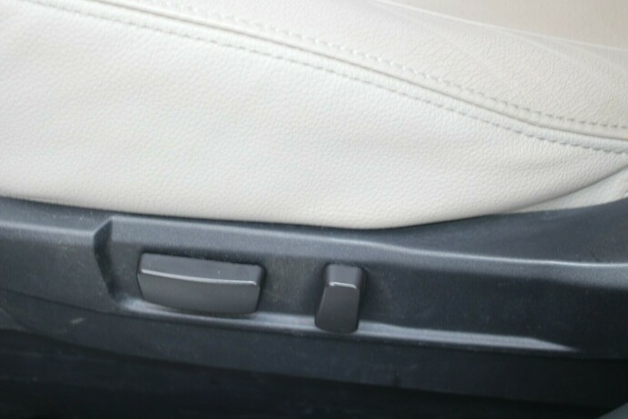 mitsubishi-outlander-elektrisitetbensin-2014-big-11