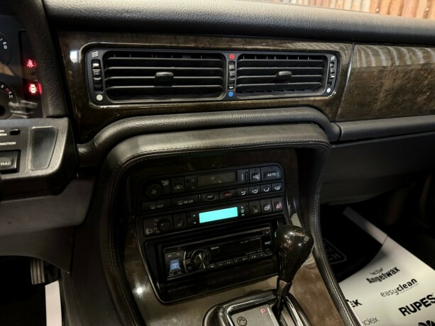 jaguar-xjr-bensin-1994-big-28