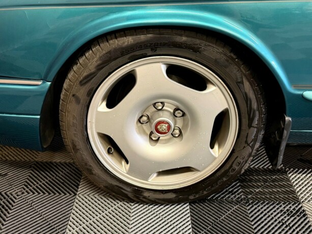 jaguar-xjr-bensin-1994-big-14