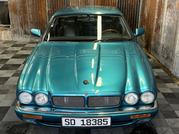 jaguar-xjr-bensin-1994-big-8
