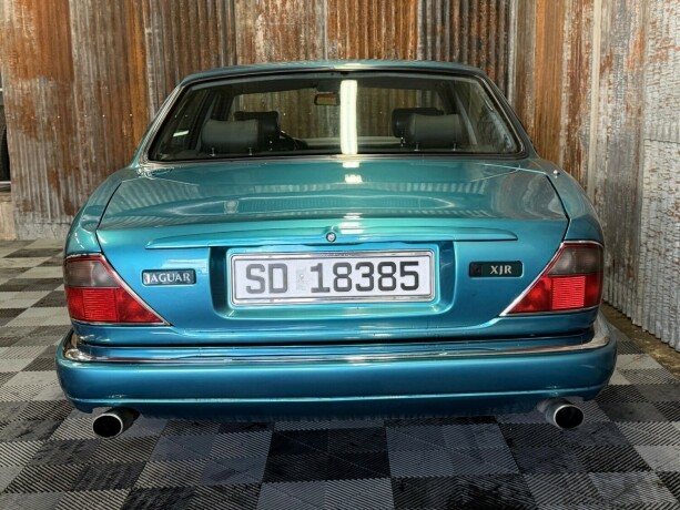 jaguar-xjr-bensin-1994-big-16