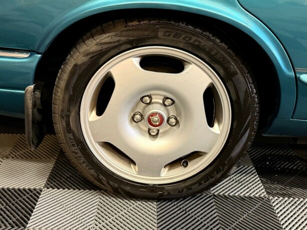 jaguar-xjr-bensin-1994-big-5