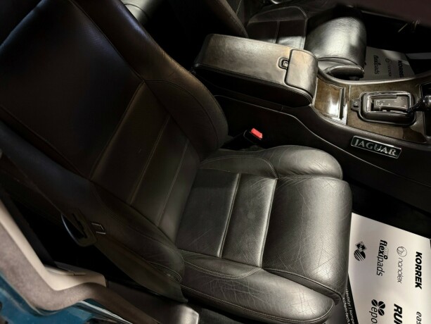 jaguar-xjr-bensin-1994-big-31