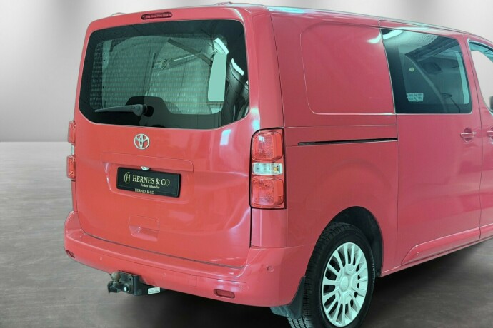 toyota-proace-diesel-2022-big-8