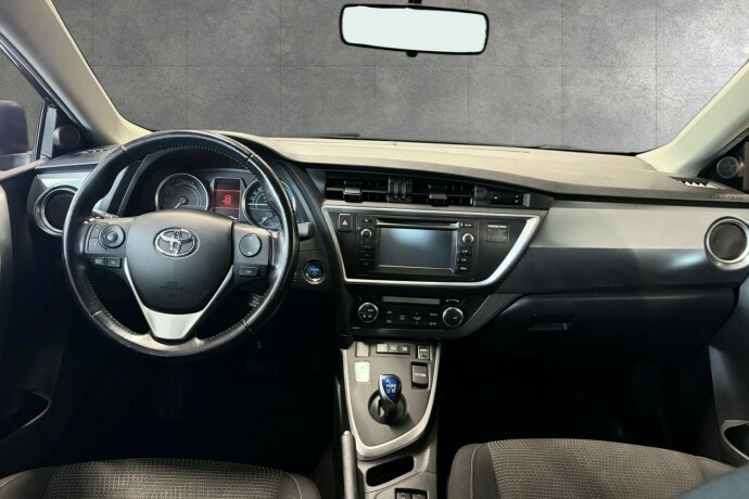 toyota-auris-elektrisitetbensin-2015-big-10