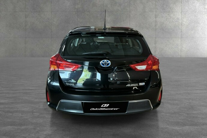 toyota-auris-elektrisitetbensin-2015-big-4