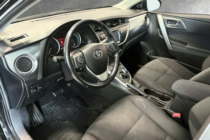 toyota-auris-elektrisitetbensin-2015-big-9
