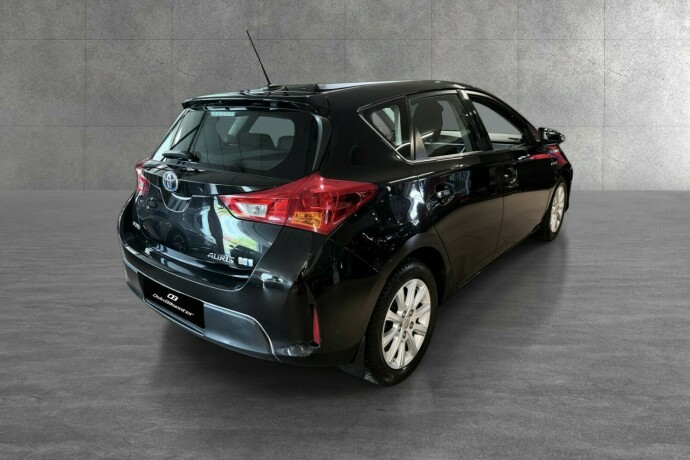 toyota-auris-elektrisitetbensin-2015-big-5