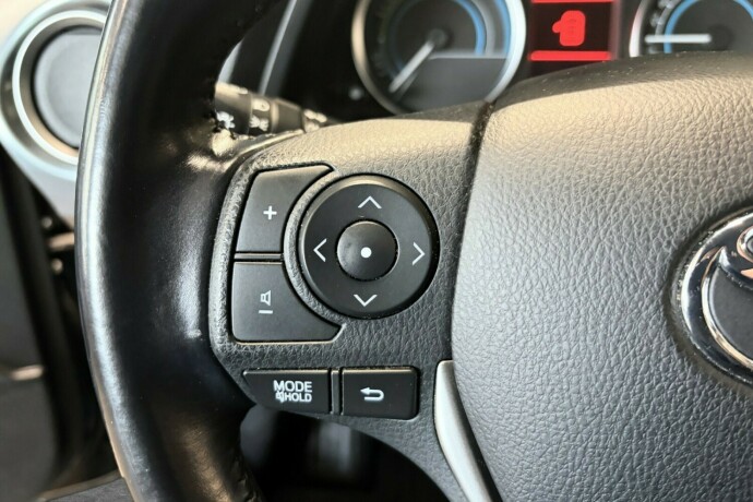toyota-auris-elektrisitetbensin-2015-big-20