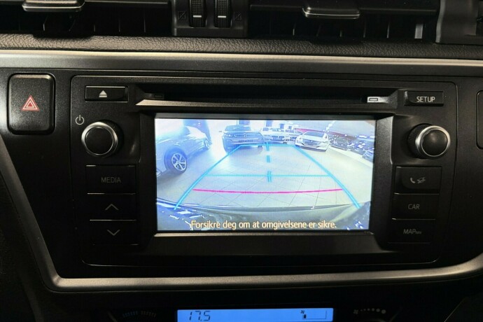toyota-auris-elektrisitetbensin-2015-big-18