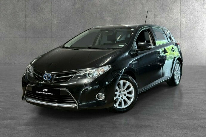 toyota-auris-elektrisitetbensin-2015-big-1