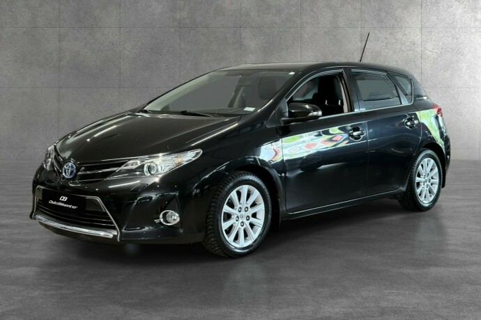 toyota-auris-elektrisitetbensin-2015-big-2