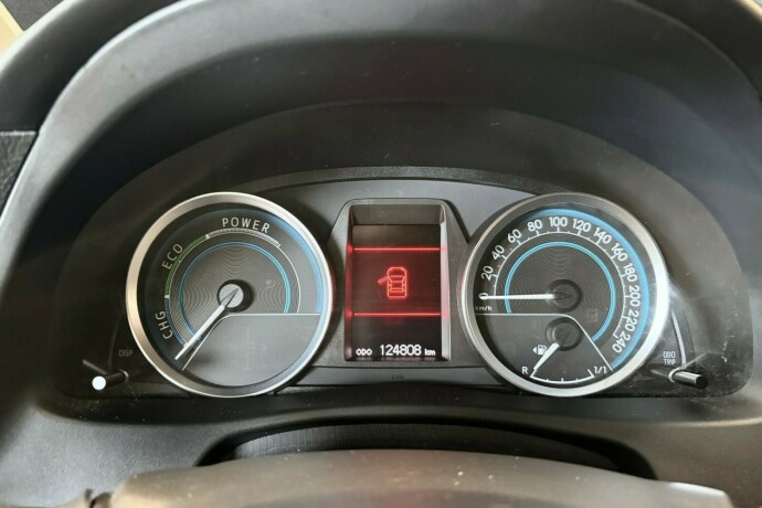 toyota-auris-elektrisitetbensin-2015-big-15