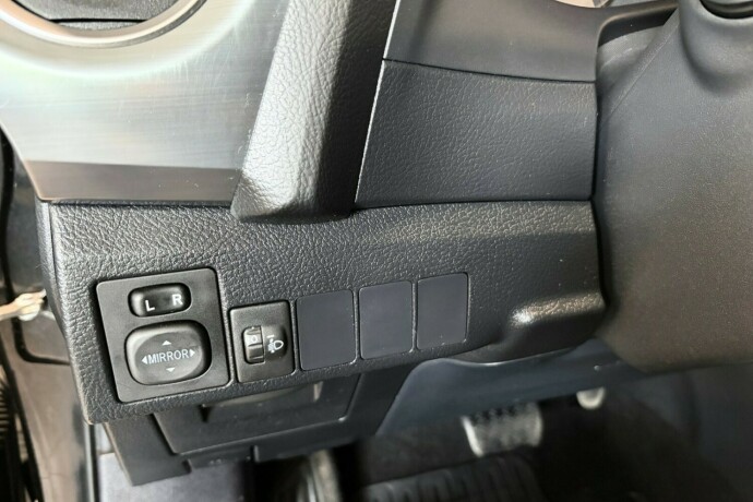 toyota-auris-elektrisitetbensin-2015-big-13