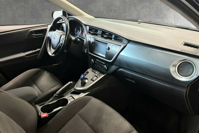 toyota-auris-elektrisitetbensin-2015-big-27