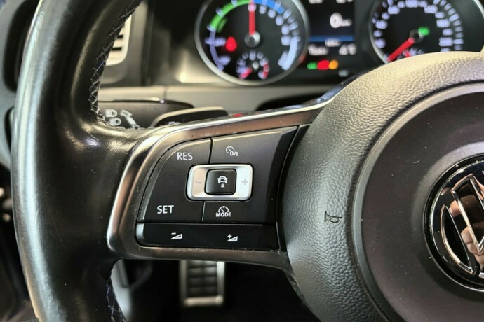 volkswagen-golf-elektrisitetbensin-2017-big-19