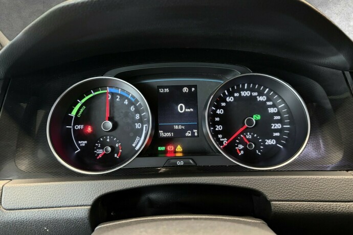 volkswagen-golf-elektrisitetbensin-2017-big-14
