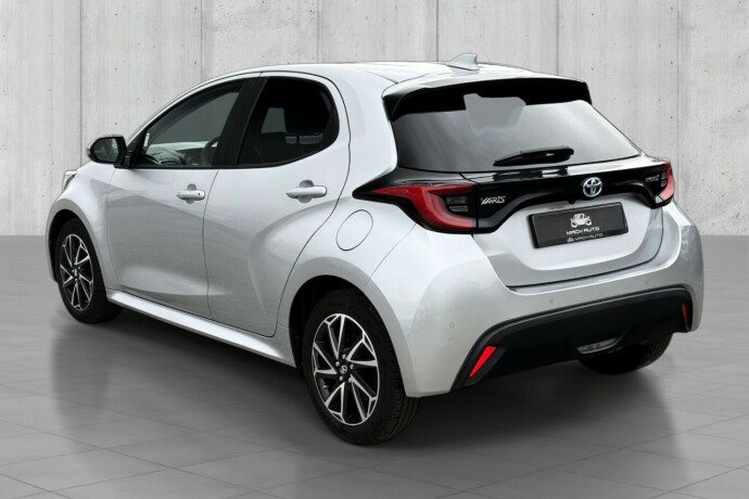 toyota-yaris-elektrisitetbensin-2022-big-3