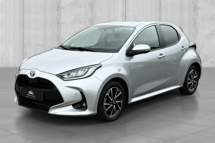 toyota-yaris-elektrisitetbensin-2022-big-2