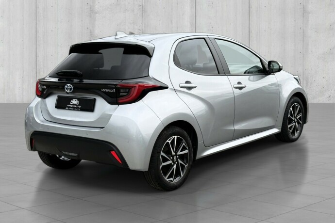 toyota-yaris-elektrisitetbensin-2022-big-4
